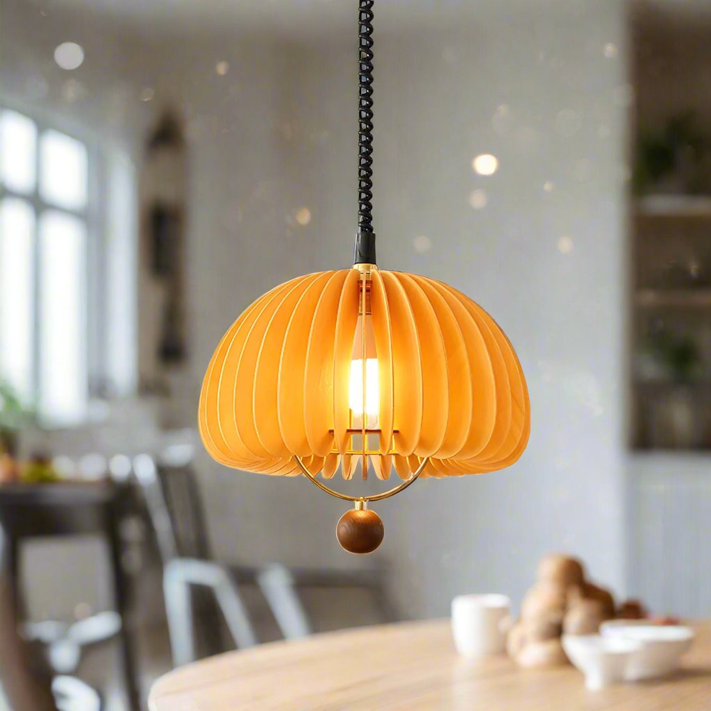 Suspension en forme de citrouille charmante – Lampe en métal et bois polyvalente avec une touche rustique