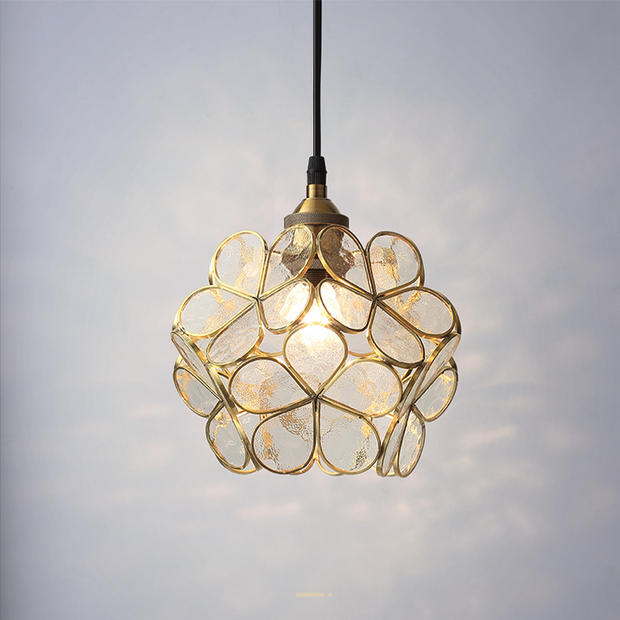 Vintage-inspired petal-shaped glass pendant – Timeless elegance for contemporary spaces