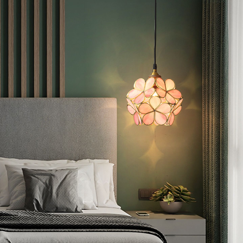 Suspension en verre en forme de pétale inspirée du vintage – Élégance intemporelle pour les espaces contemporains