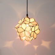 Vintage-inspired petal-shaped glass pendant – Timeless elegance for contemporary spaces