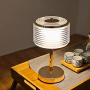 Elegant gold table lamp with chic layered lampshade – Bring modern elegance to your living room and office