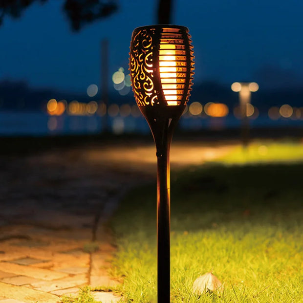 Enchanting solar lantern – Captivating LED flame effect and durable, weather-resistant outdoor lighting