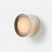 Elegant round LED wall sconce – Warm ambiance with Mylk glass diffuser for living room and bedroom decoration