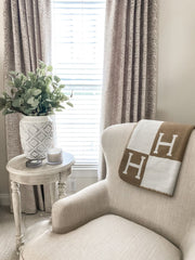 LuxBlanket Chic Cover – The perfect blend of style and comfort for your home