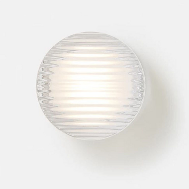 Elegant round LED wall sconce – Warm ambiance with Mylk glass diffuser for living room and bedroom decoration
