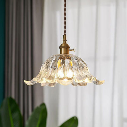 Suspension en Verre Inspirée des Fleurs – Lampe Suspendue Chic avec Accent Doré Luxueux