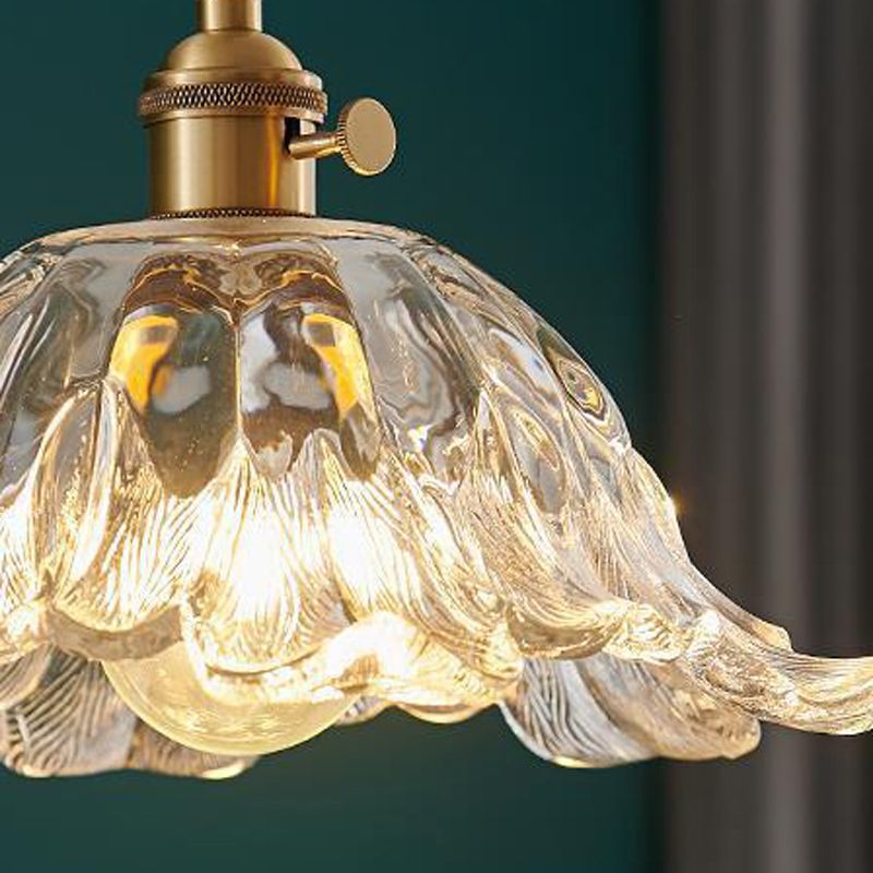Suspension en Verre Inspirée des Fleurs – Lampe Suspendue Chic avec Accent Doré Luxueux