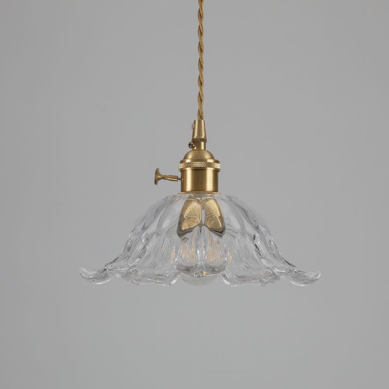 Suspension en Verre Inspirée des Fleurs – Lampe Suspendue Chic avec Accent Doré Luxueux