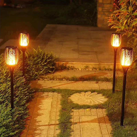 Enchanting solar lantern – Captivating LED flame effect and durable, weather-resistant outdoor lighting