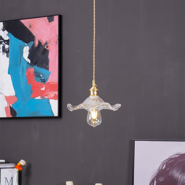 Elegant Floral Glass LED Pendant – Bloom-Inspired Design for a Warm and Welcoming Atmosphere (E27 Compatible)