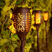 Enchanting solar lantern – Captivating LED flame effect and durable, weather-resistant outdoor lighting