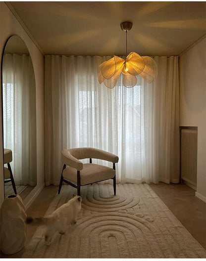 Suspension en tissu Japandi chic avec abat-jour en fleurs – Lampe suspendue élégante avec LED E27