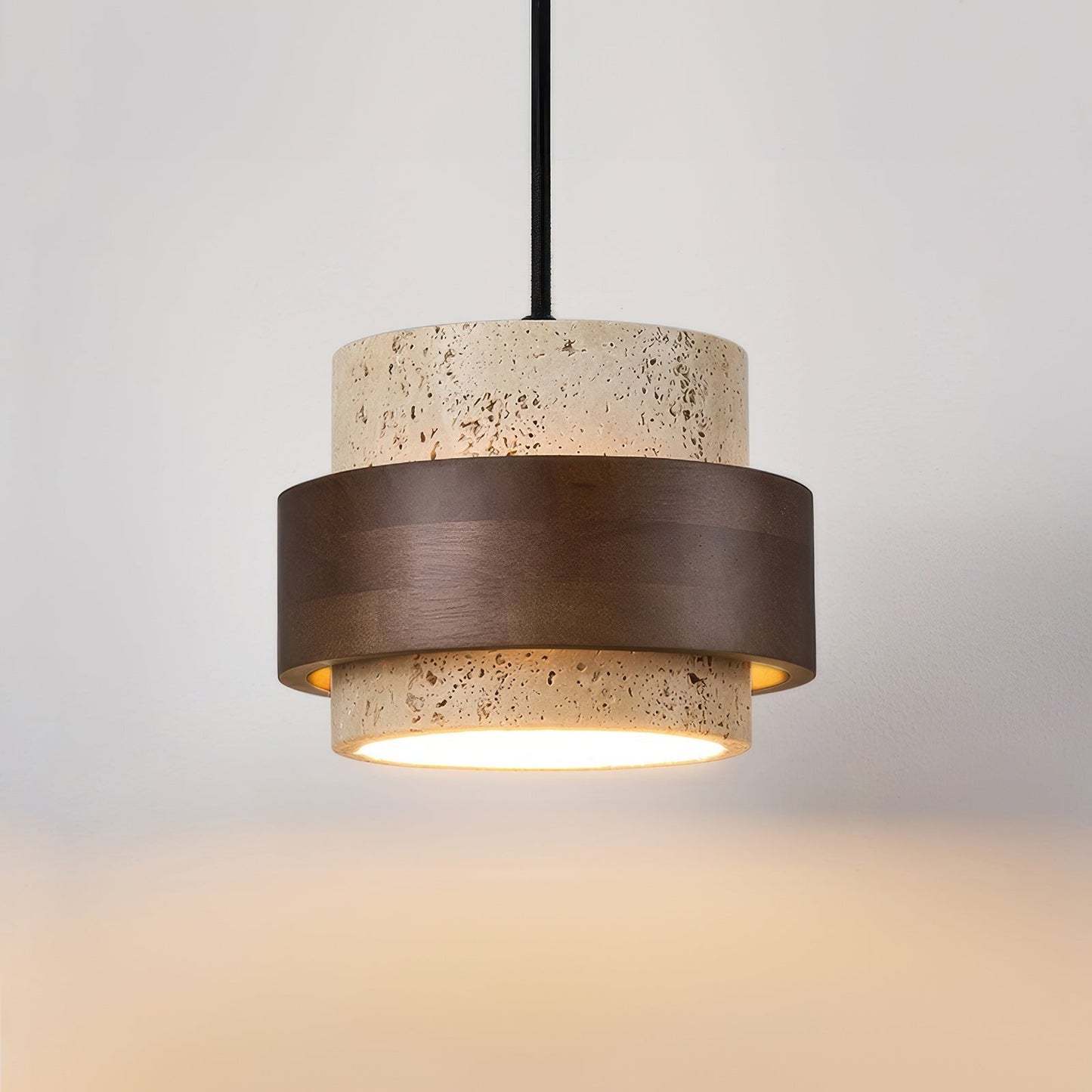 Lampe de chevet Ascend Wabi-Sabi élégamment conçue – Une fusion chic de minimalisme rétro en travertin et en bois