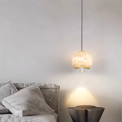 Luminaire à suspension en albâtre Nordic Elegance avec base en marbre luxueux