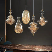Elegant glass and brass pendant – Stylish lighting for your living room and kitchen
