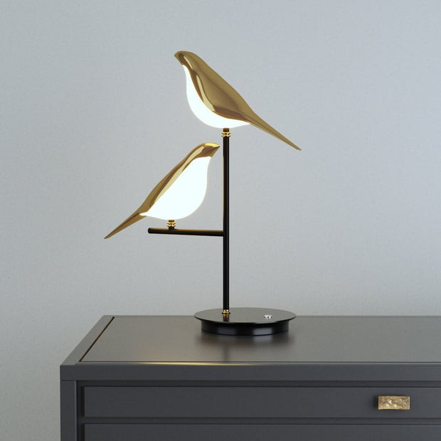 Elegant postmodern gold bird LED desk lamp - Perfect for stylish workspaces