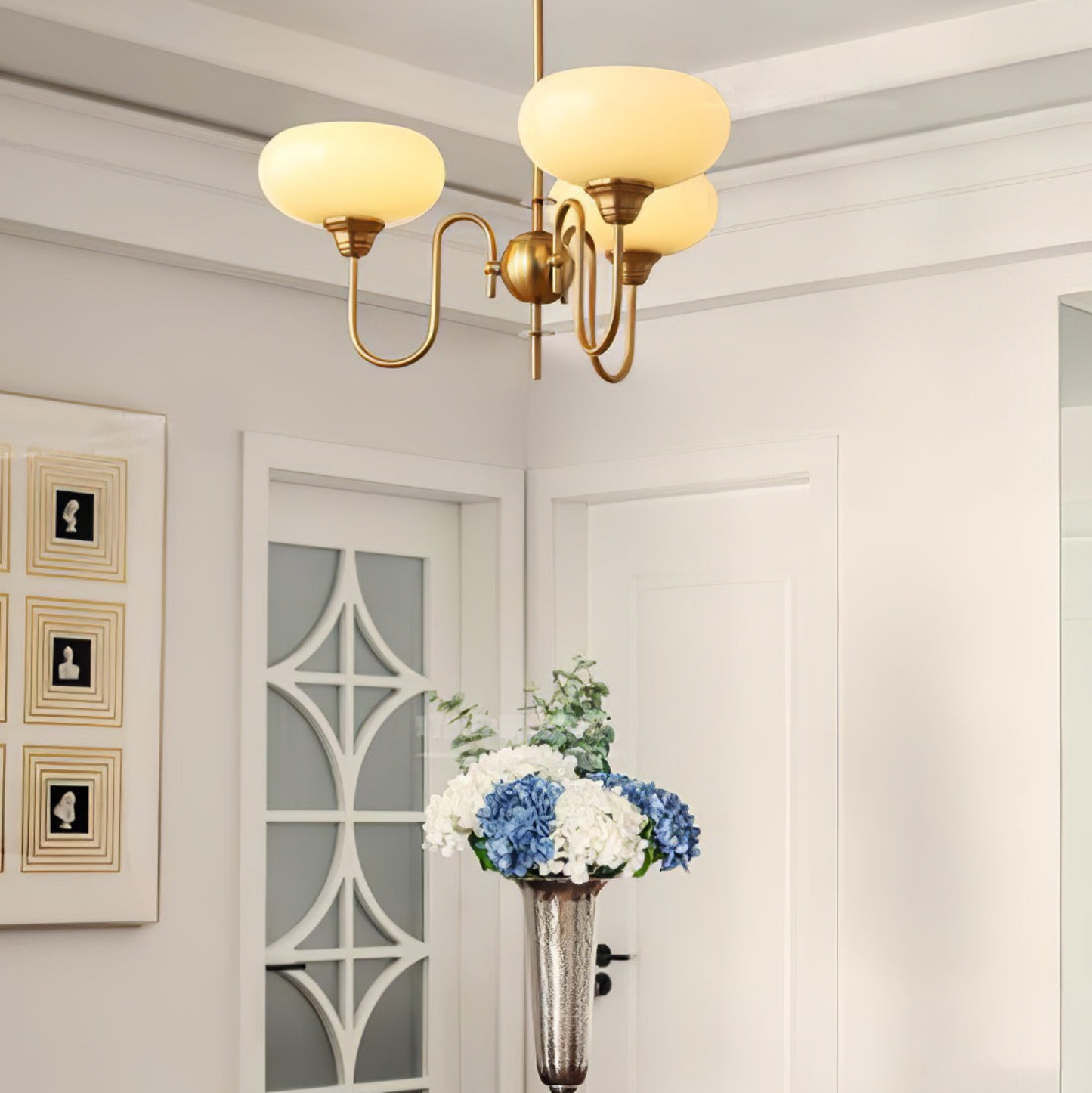 Exquisite glass and metal chandelier – Elevate your space with timeless sophistication