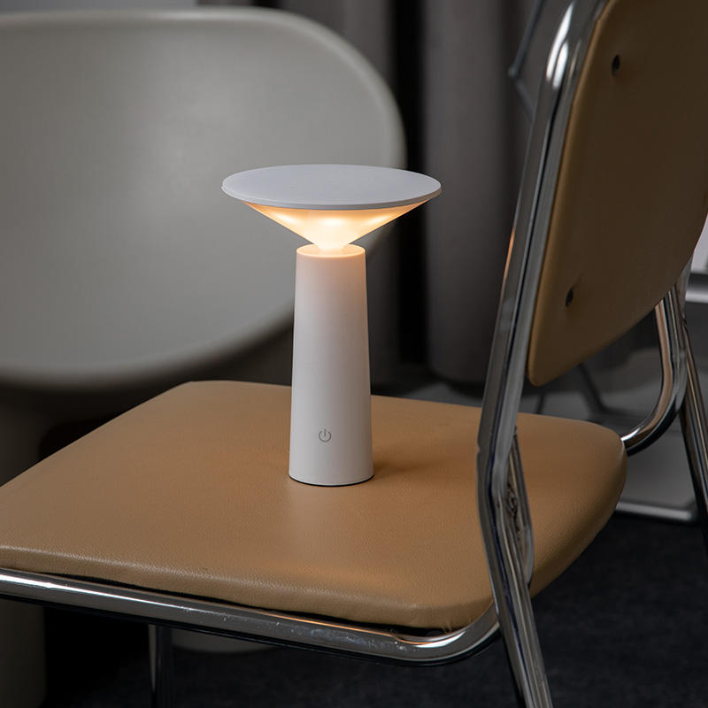 Lampe de table LED sans fil rechargeable élégante – Éclairage polyvalent et personnalisable
