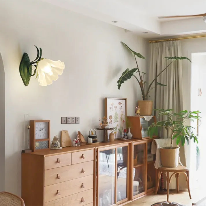 Elegante wandlamp in lelietjes-van-dalen vorm – Bloem geïnspireerd ontwerp met zacht licht (E27)