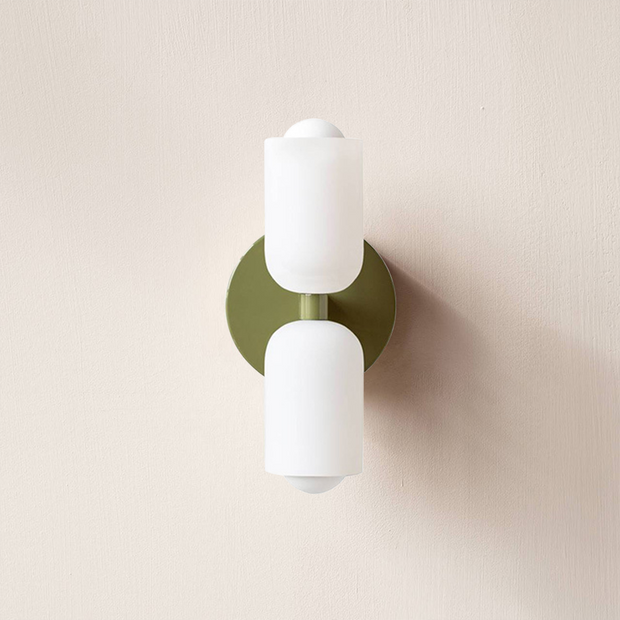 Wall Sconce in Metal and Sleek Acrylic – Create a Serene Atmosphere for Sophisticated Spaces