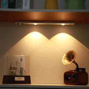 Smart LED light with motion sensor – Automatic and effortless indoor lighting