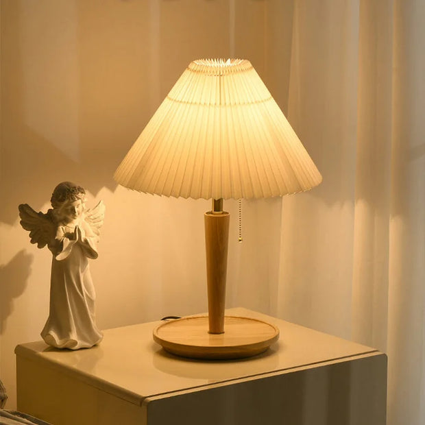 Timeless pleated wooden table lamp – A perfect blend of classic elegance and modern utility