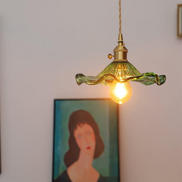 Elegant Floral Glass LED Pendant – Bloom-Inspired Design for a Warm and Welcoming Atmosphere (E27 Compatible)