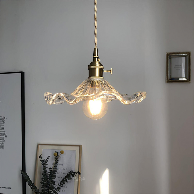 Elegant Floral Glass LED Pendant – Bloom-Inspired Design for a Warm and Welcoming Atmosphere (E27 Compatible)