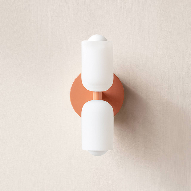 Wall Sconce in Metal and Sleek Acrylic – Create a Serene Atmosphere for Sophisticated Spaces