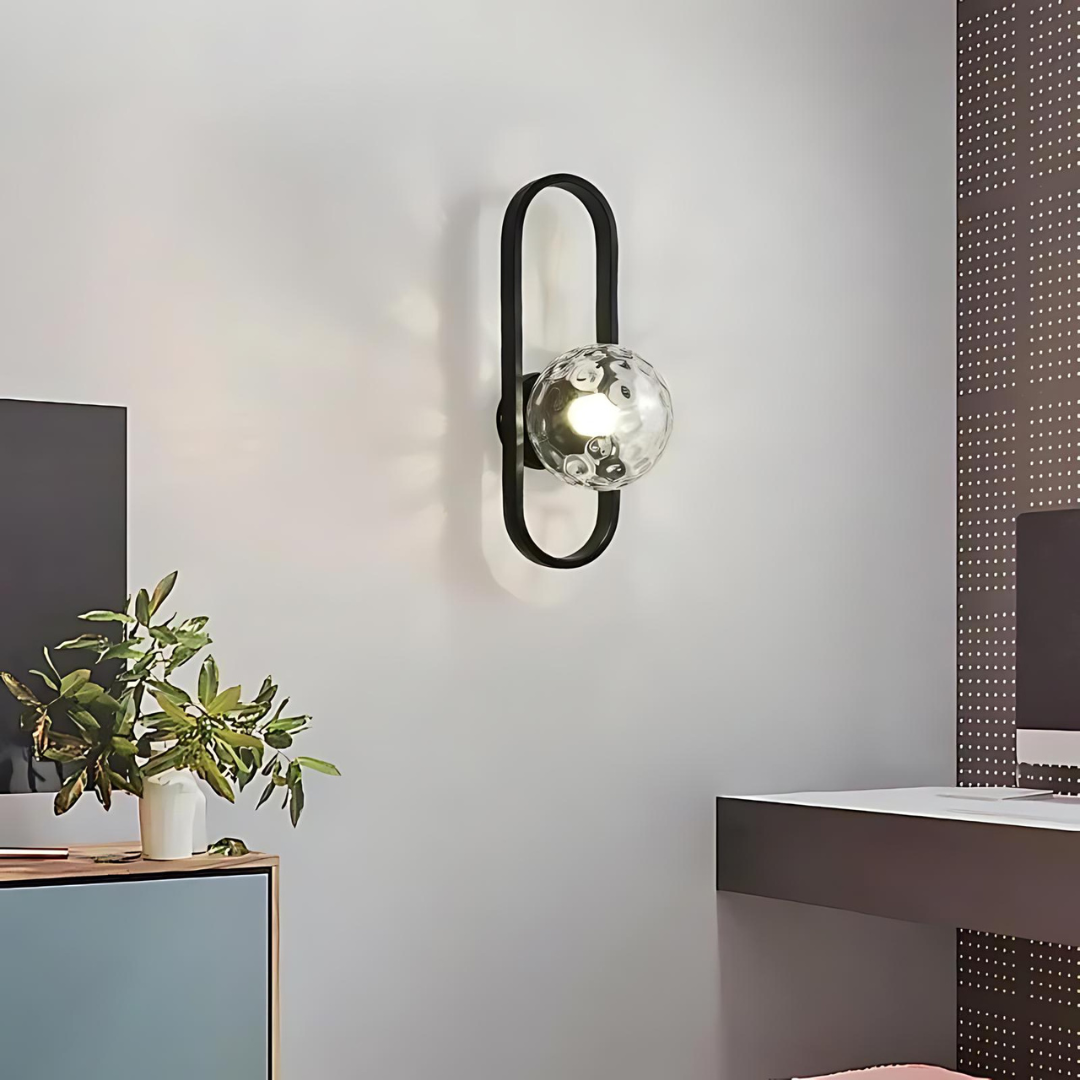 Applique murale Camille – Luminaire LED en verre satiné élégant, parfait pour les espaces contemporains