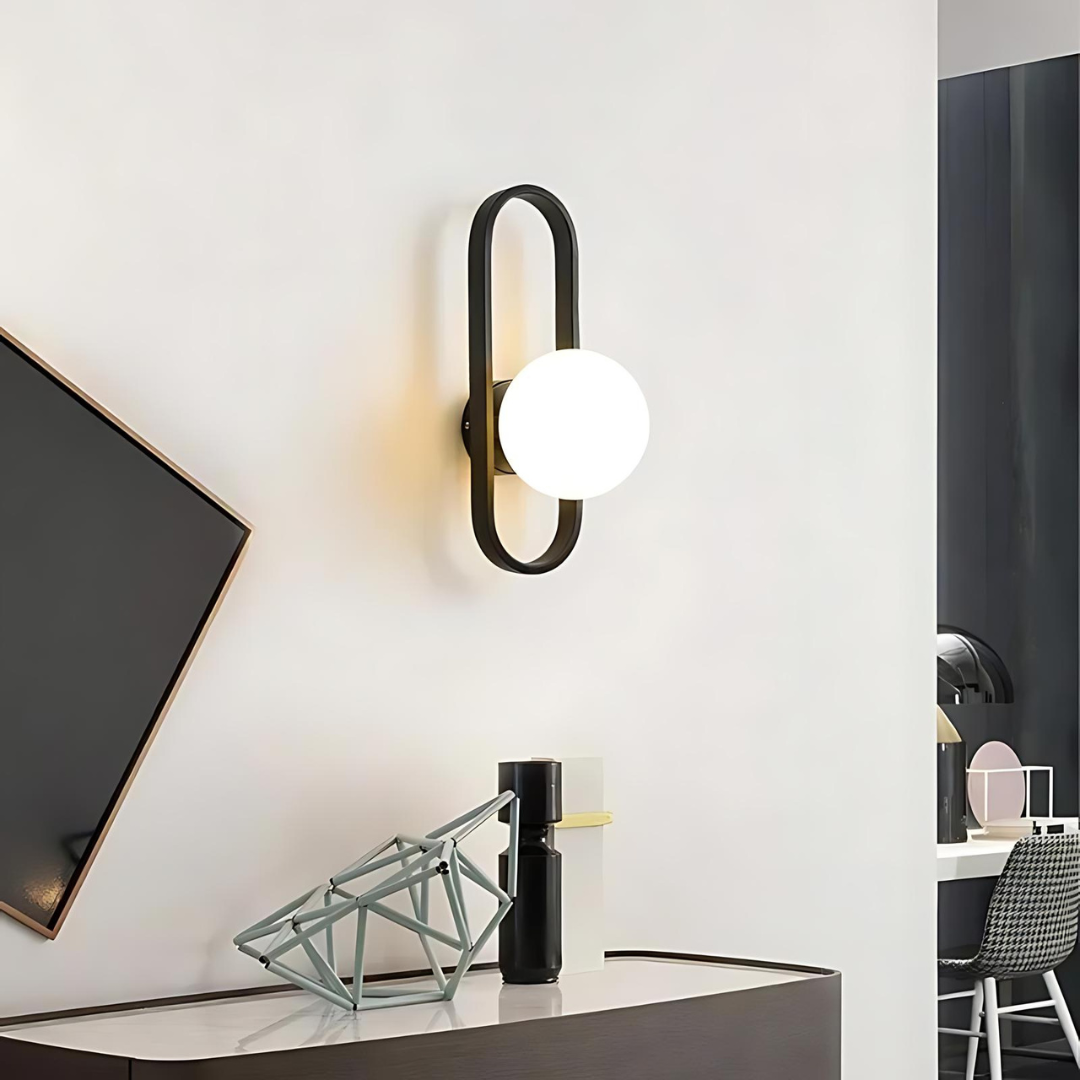 Applique murale Camille – Luminaire LED en verre satiné élégant, parfait pour les espaces contemporains
