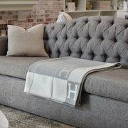LuxBlanket Chic Cover – The perfect blend of style and comfort for your home
