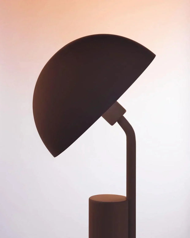 CAP Elegant Table Lamp – Stylish geometric design with customizable lampshade