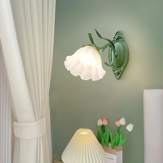 Elegante wandlamp in lelietjes-van-dalen vorm – Bloem geïnspireerd ontwerp met zacht licht (E27)