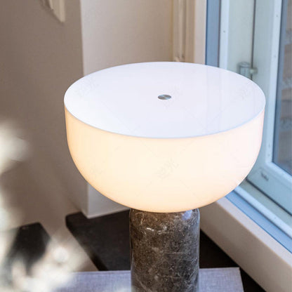 Lampe de table en marbre Raja - Éclairage de luxe sophistiqué avec un design en pierre naturelle exquise