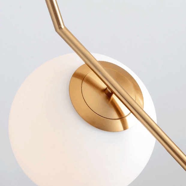 Elegant and Chic Pendant – Contemporary Metal Design with a Dazzling Glass Case