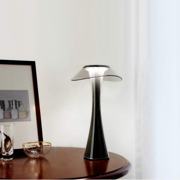 Sophisticated crystal table lamp – Elegant LED lighting with adjustable brightness