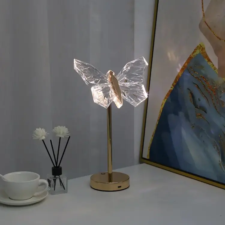 Lampe de table en cristal élégant en forme de papillon – Un accent lumineux charmant pour rehausser votre espace