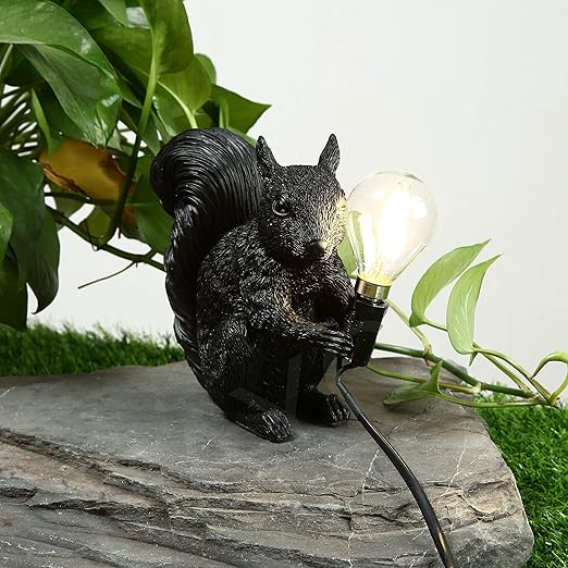Charming Nordic squirrel table lamp – Whimsical design for warm ambient lighting