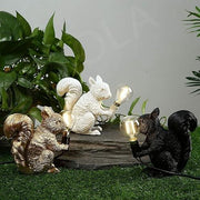Charming Nordic squirrel table lamp – Whimsical design for warm ambient lighting