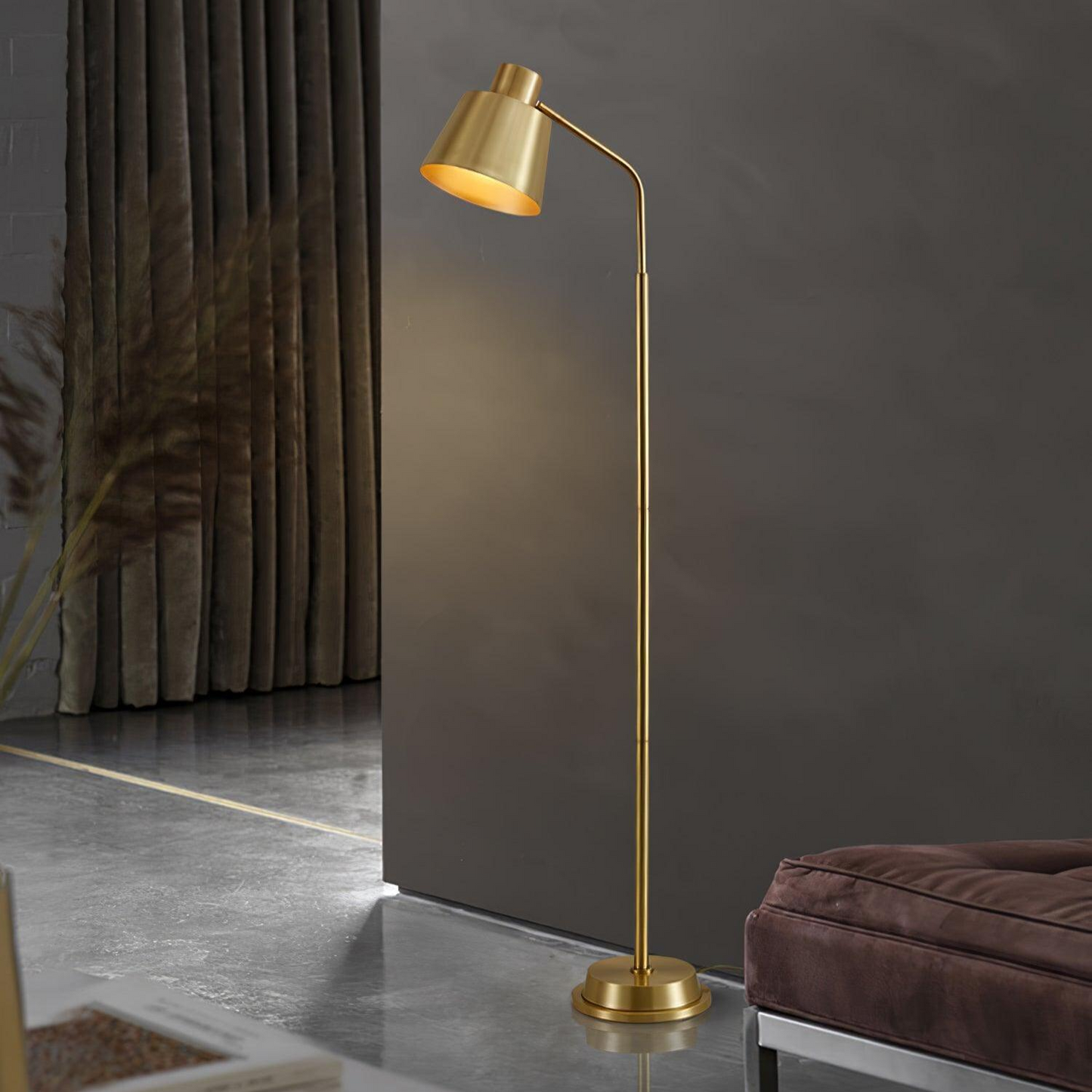 Lampadaire LED en laiton Zeid – Un mélange élégant de minimalisme et de sophistication moderne