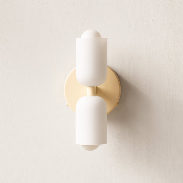 Wall Sconce in Metal and Sleek Acrylic – Create a Serene Atmosphere for Sophisticated Spaces