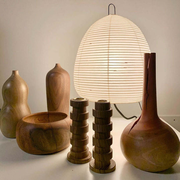 Exquisite Akari table lamp – Mulberry paper and elegant metal design