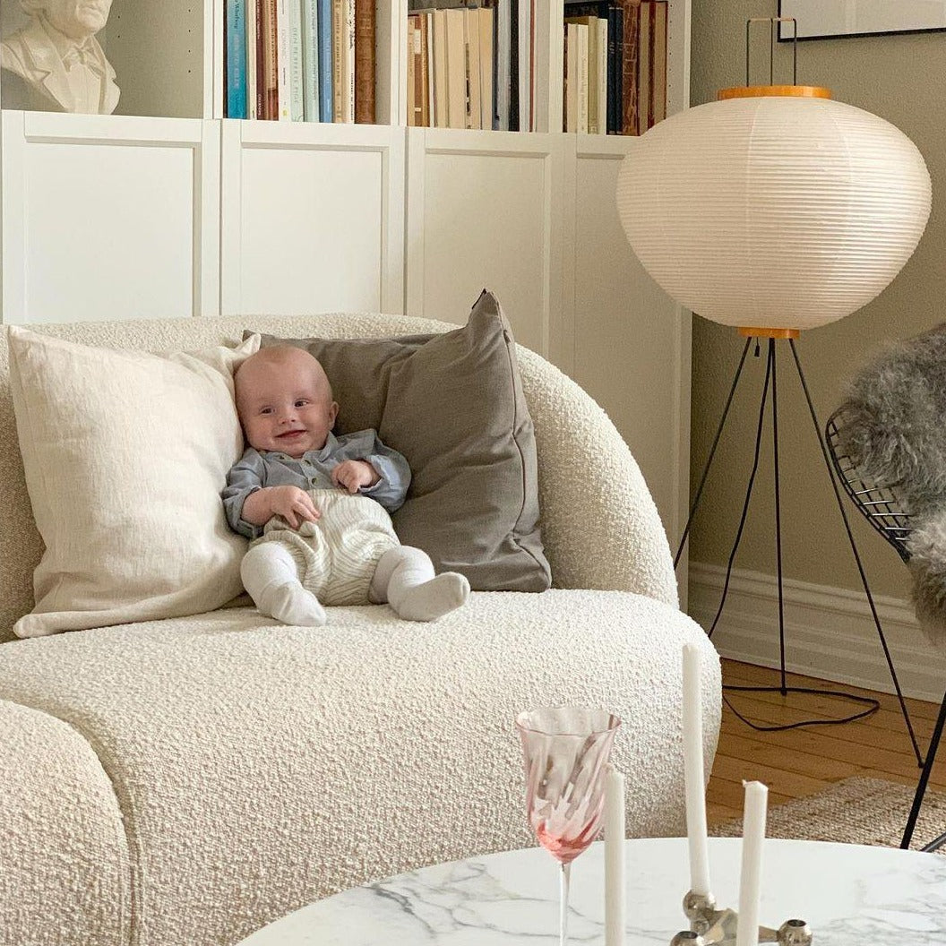 Lampadaire en papier de riz élégant – Éclairage sleek et stylé pour votre salon et votre chambre à coucher