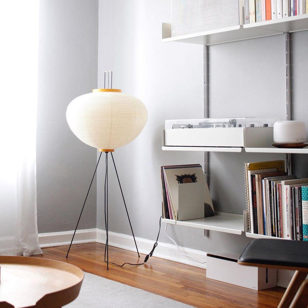 Lampadaire en papier de riz élégant – Éclairage sleek et stylé pour votre salon et votre chambre à coucher