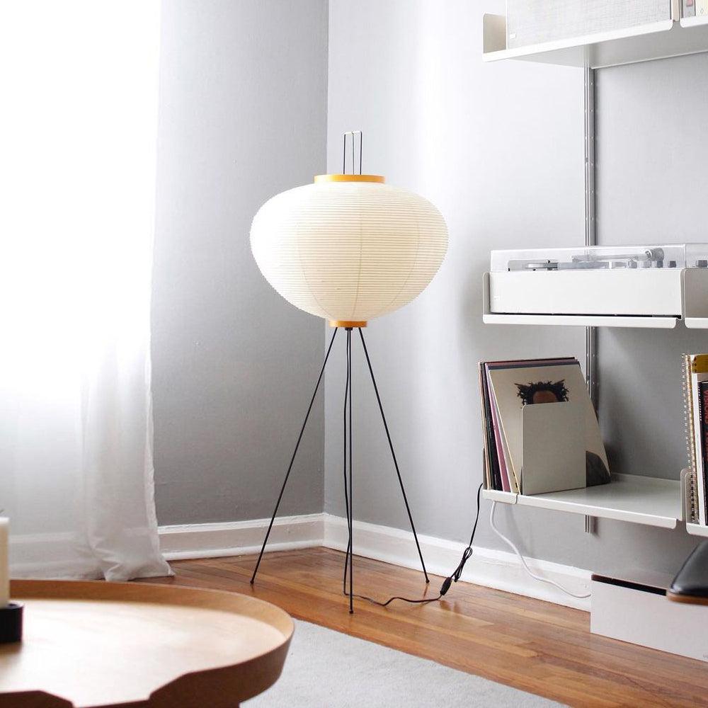 Lampadaire en papier de riz élégant – Éclairage sleek et stylé pour votre salon et votre chambre à coucher