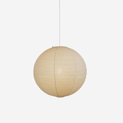 Élevez votre espace avec la lampe suspendue Akari A-Series – une chic lampe en papier japonaise présentant une esthétique minimaliste époustouflante