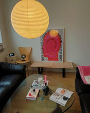 Élevez votre espace avec la lampe suspendue Akari A-Series – une chic lampe en papier japonaise présentant une esthétique minimaliste époustouflante