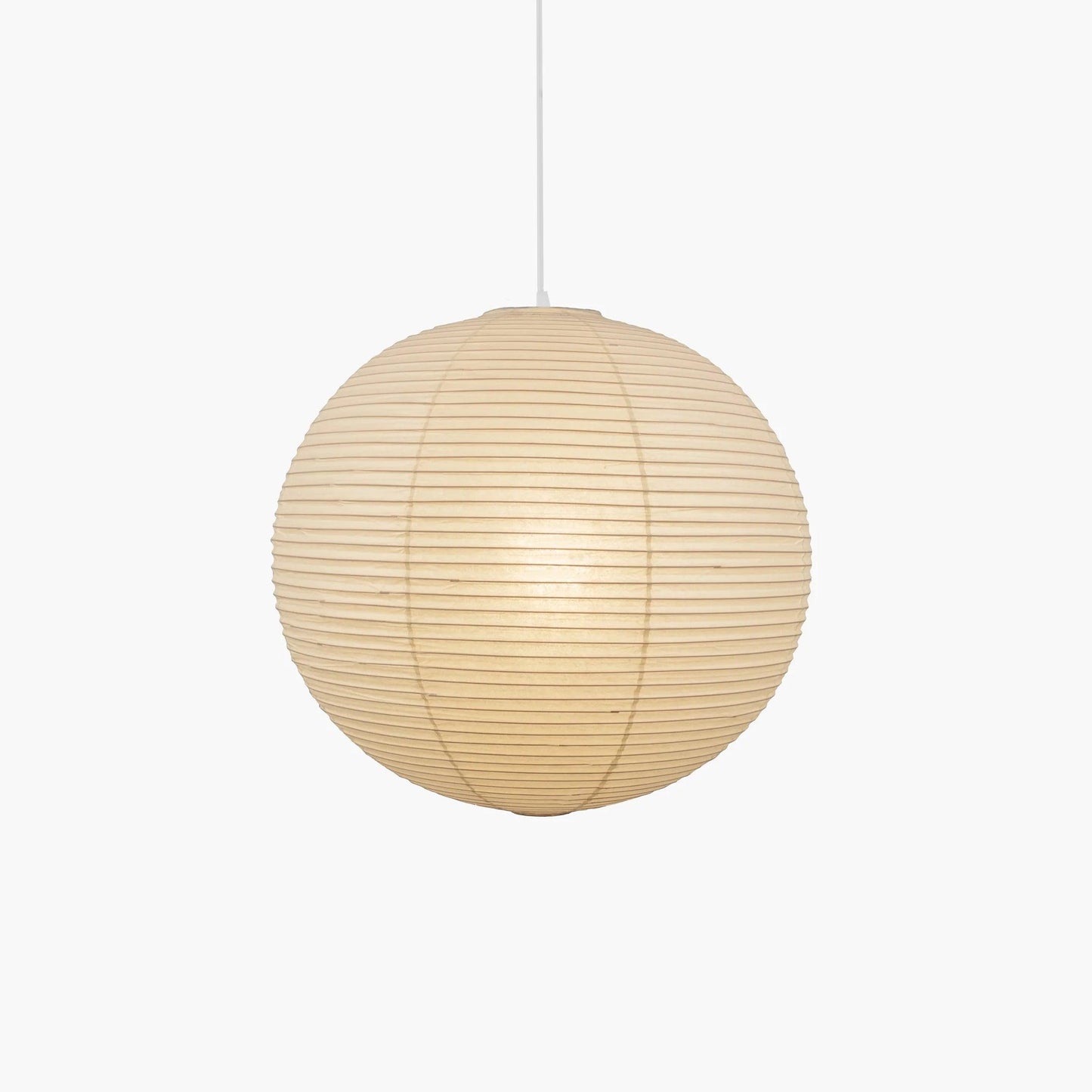 Élevez votre espace avec la lampe suspendue Akari A-Series – une chic lampe en papier japonaise présentant une esthétique minimaliste époustouflante
