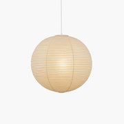 Élevez votre espace avec la lampe suspendue Akari A-Series – une chic lampe en papier japonaise présentant une esthétique minimaliste époustouflante